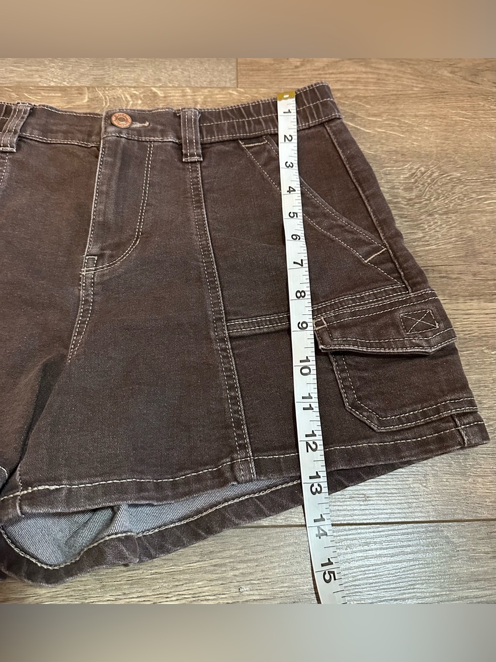 Dark Brown Cargo Shorts Size Small - Picture 7 of 10